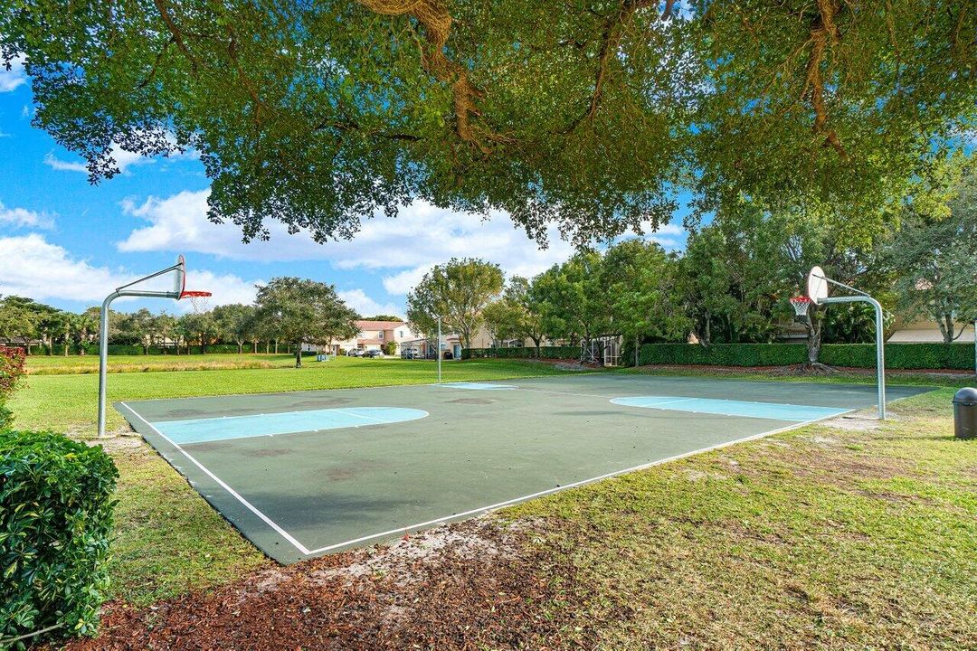 En Venta: $475,000 (3 camas, 2 baños, 1592 Pies cuadrados)