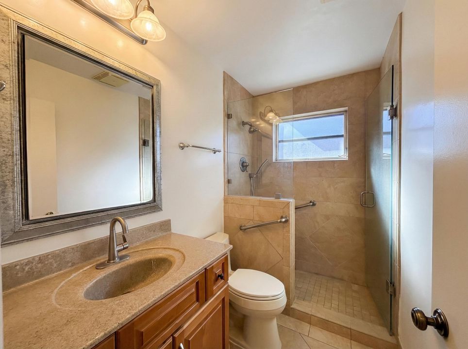 En Venta: $825,000 (3 camas, 3 baños, 1961 Pies cuadrados)