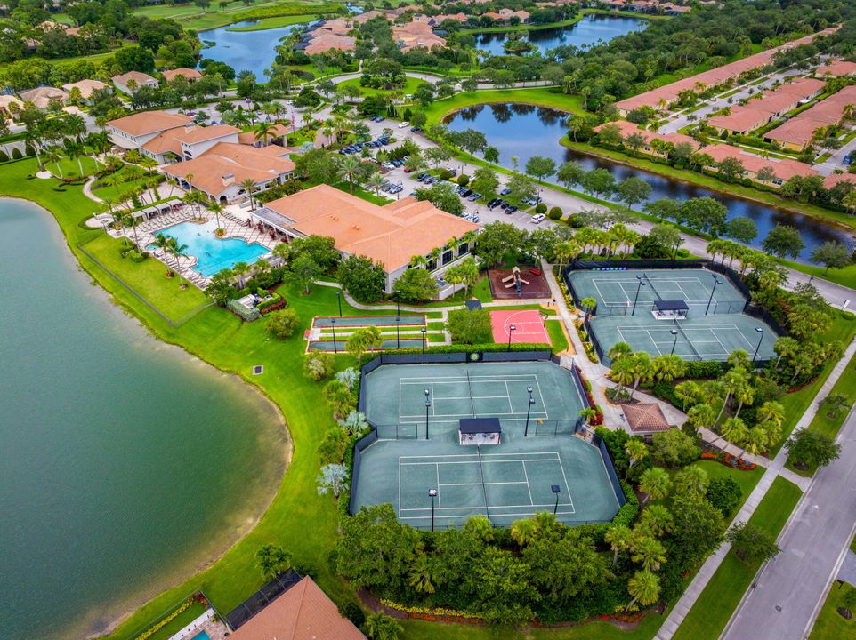 На продажу: $765,000 (3 спален, 3 ванн, 2197 Квадратных фут)