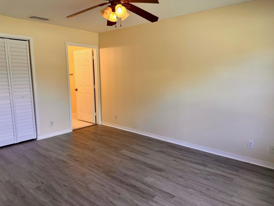 For Rent: $2,800 (3 beds, 2 baths, 1295 Square Feet)
