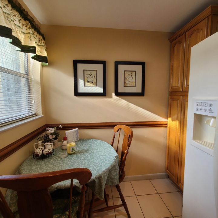 For Rent: $2,300 (2 beds, 2 baths, 1125 Square Feet)