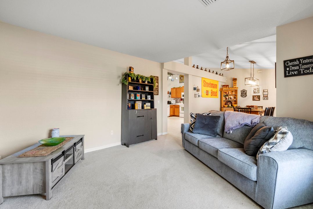 En Venta: $474,000 (3 camas, 2 baños, 1814 Pies cuadrados)