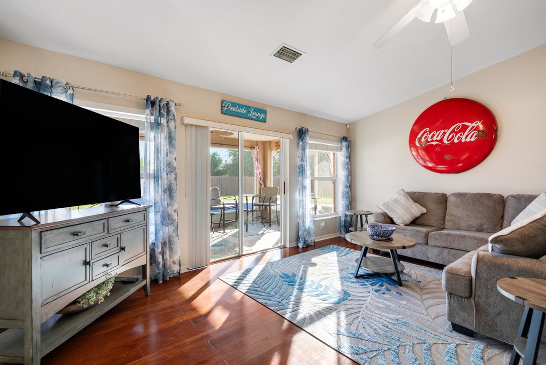 En Venta: $474,000 (3 camas, 2 baños, 1814 Pies cuadrados)