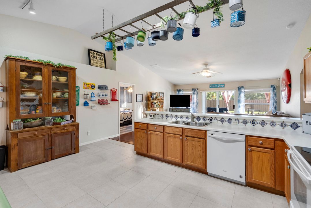 En Venta: $474,000 (3 camas, 2 baños, 1814 Pies cuadrados)