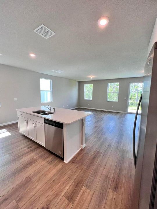 待售: $444,000 (3 贝兹, 2 浴室, 1804 平方英尺)