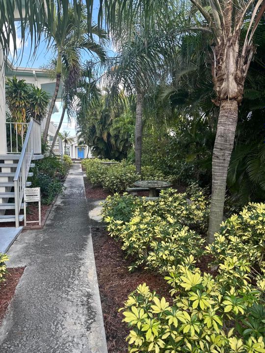 待售: $189,000 (2 贝兹, 1 浴室, 924 平方英尺)