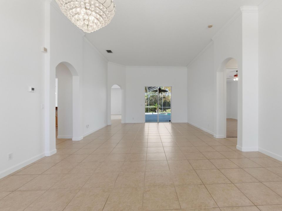 En Renta: $4,700 (5 camas, 4 baños, 3233 Pies cuadrados)