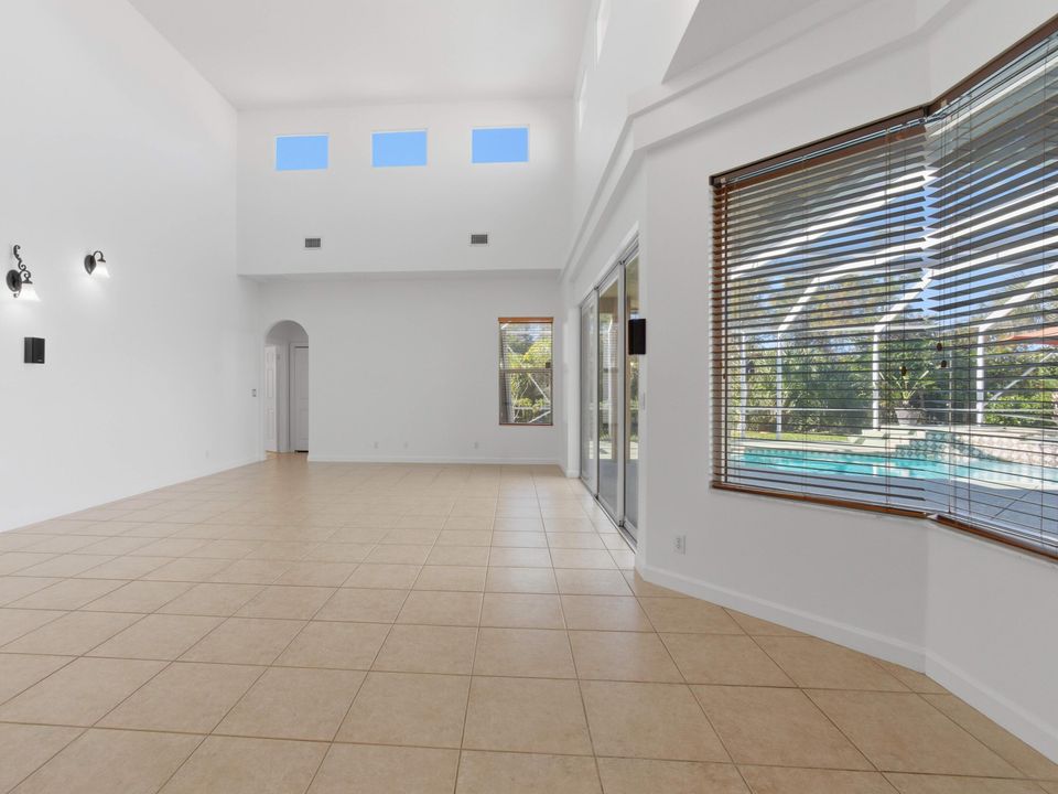 En Renta: $4,700 (5 camas, 4 baños, 3233 Pies cuadrados)