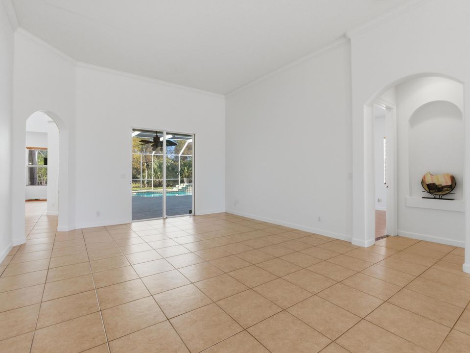 En Renta: $4,700 (5 camas, 4 baños, 3233 Pies cuadrados)