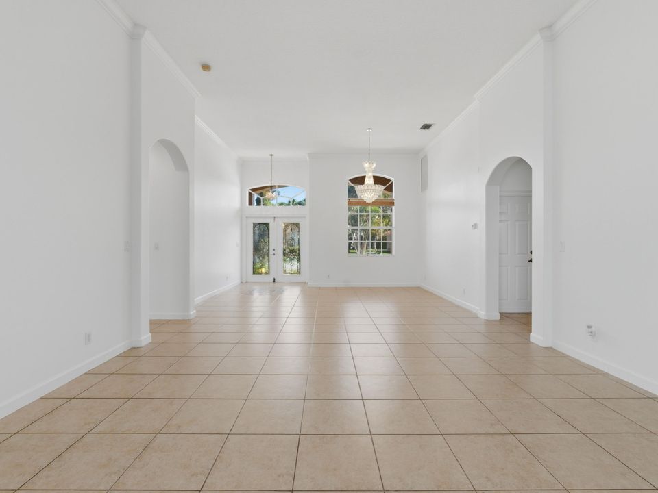 En Renta: $4,700 (5 camas, 4 baños, 3233 Pies cuadrados)