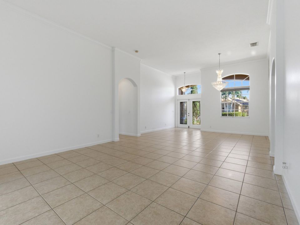 En Renta: $4,700 (5 camas, 4 baños, 3233 Pies cuadrados)