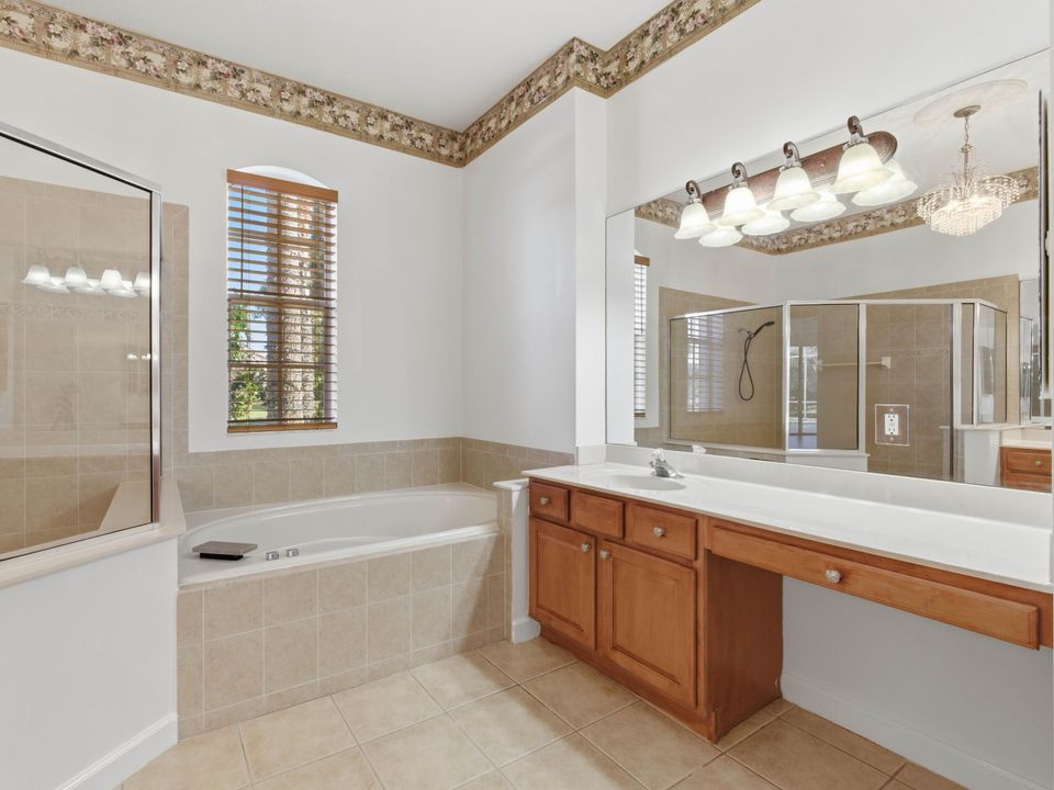 En Renta: $4,700 (5 camas, 4 baños, 3233 Pies cuadrados)