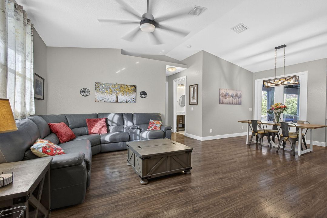 На продажу: $700,000 (3 спален, 2 ванн, 1726 Квадратных фут)