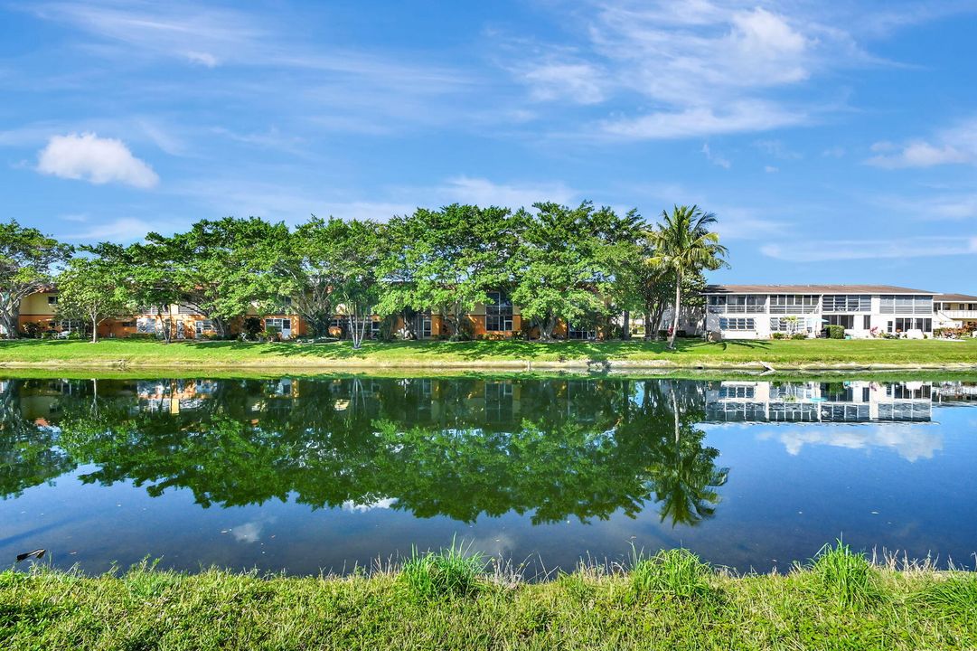 На продажу: $139,500 (2 спален, 1 ванн, 798 Квадратных фут)