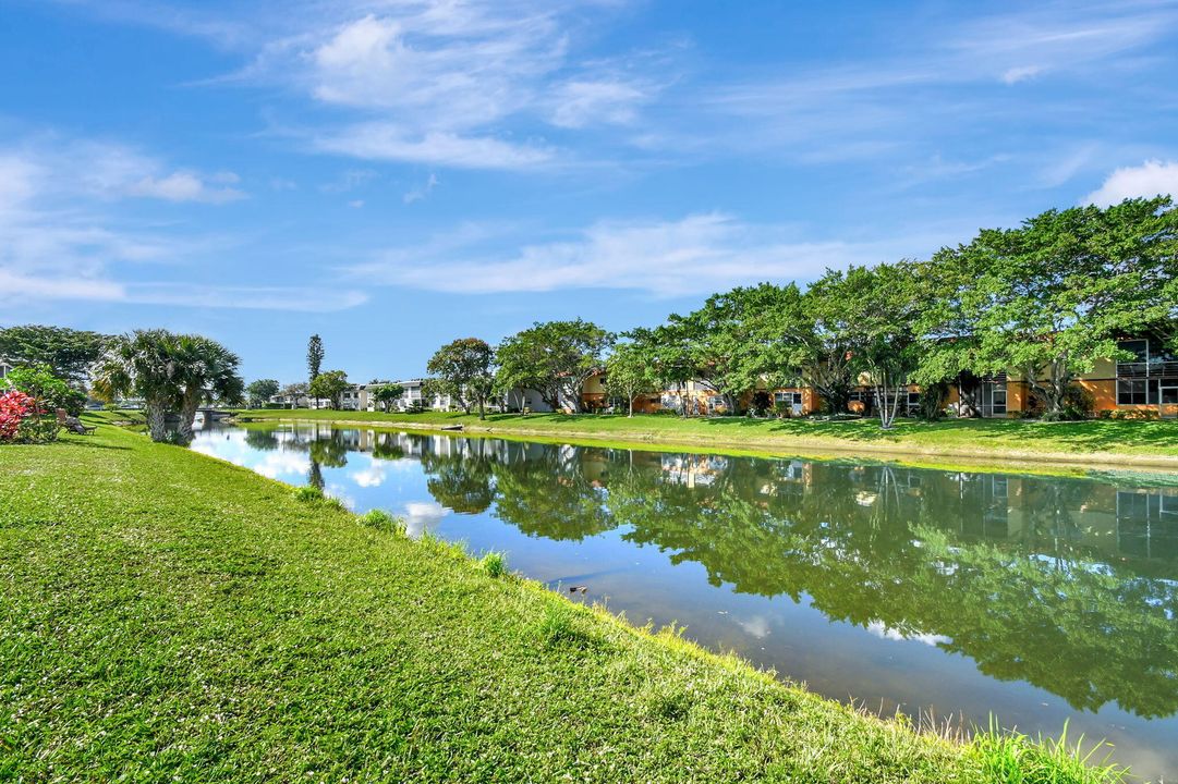 На продажу: $139,500 (2 спален, 1 ванн, 798 Квадратных фут)