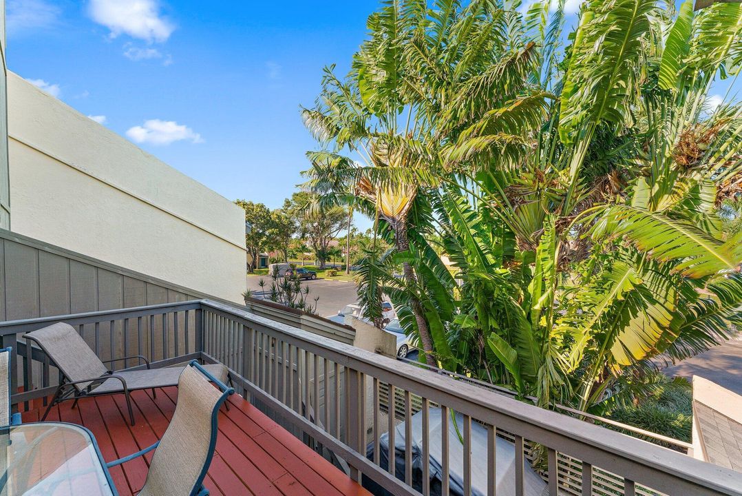 На продажу: $525,000 (2 спален, 2 ванн, 1160 Квадратных фут)