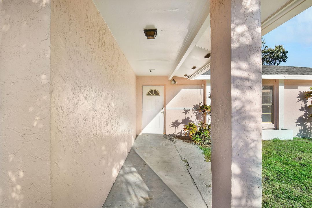 En Venta: $335,000 (4 camas, 2 baños, 1623 Pies cuadrados)