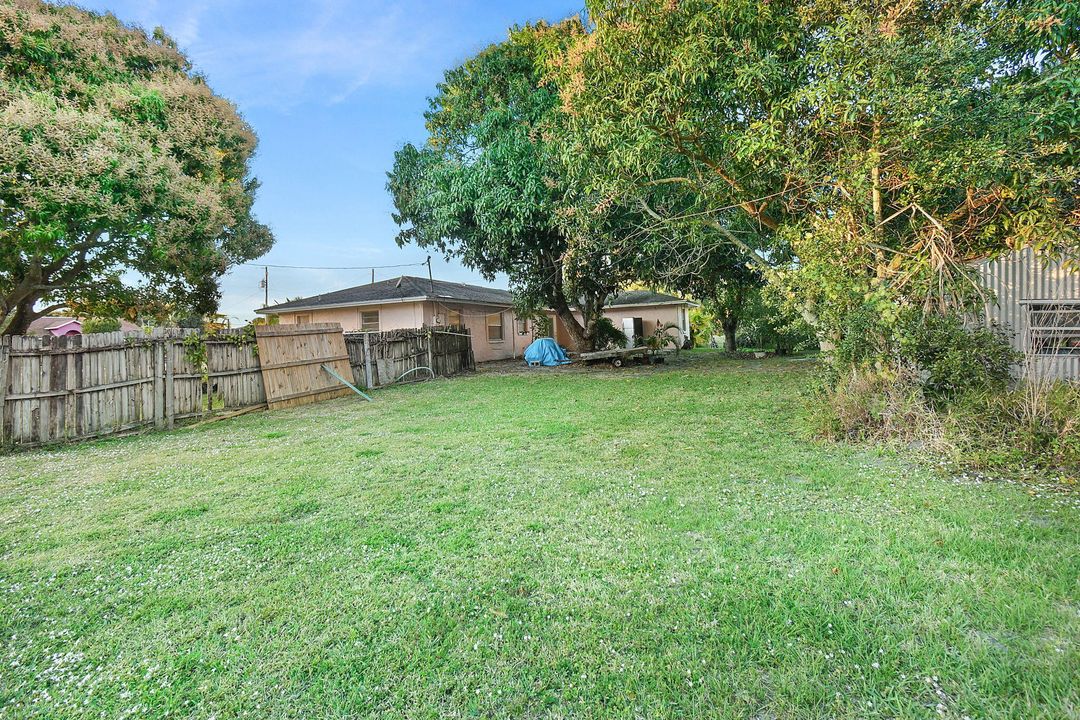 En Venta: $335,000 (4 camas, 2 baños, 1623 Pies cuadrados)