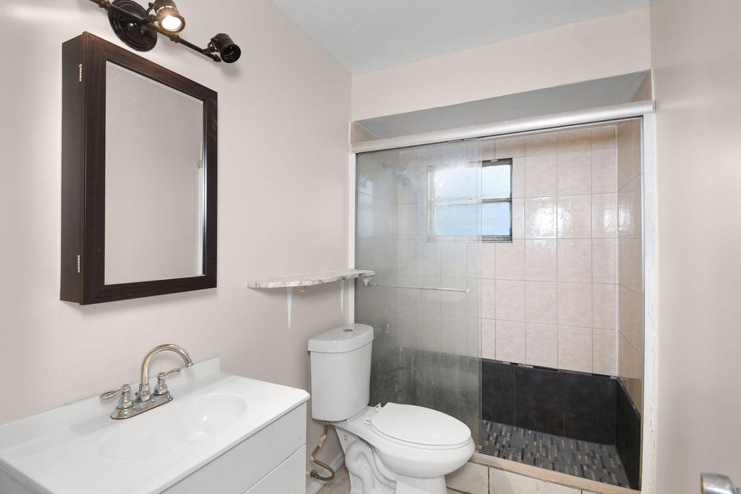 En Venta: $335,000 (4 camas, 2 baños, 1623 Pies cuadrados)