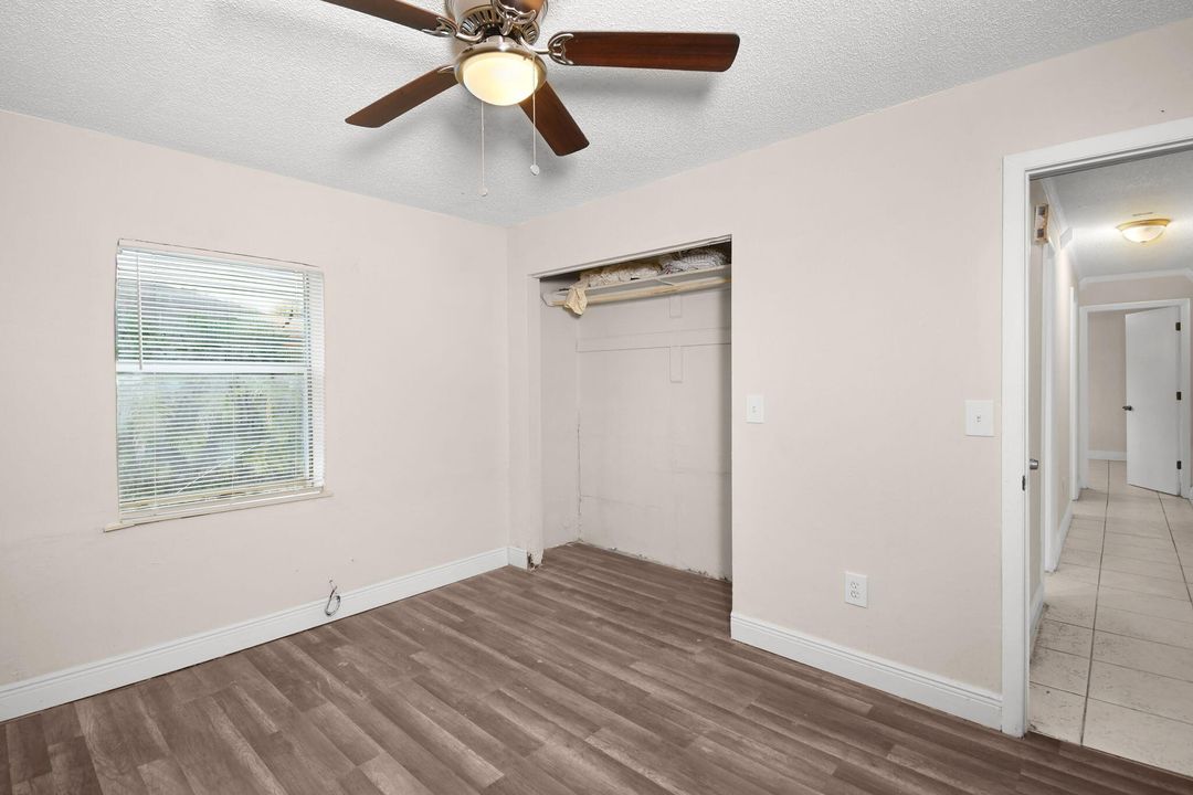 En Venta: $335,000 (4 camas, 2 baños, 1623 Pies cuadrados)