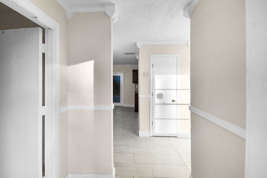 En Venta: $335,000 (4 camas, 2 baños, 1623 Pies cuadrados)