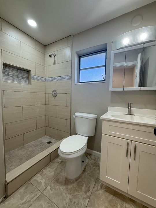 For Sale: $399,000 (5 beds, 3 baths, 1820 Square Feet)