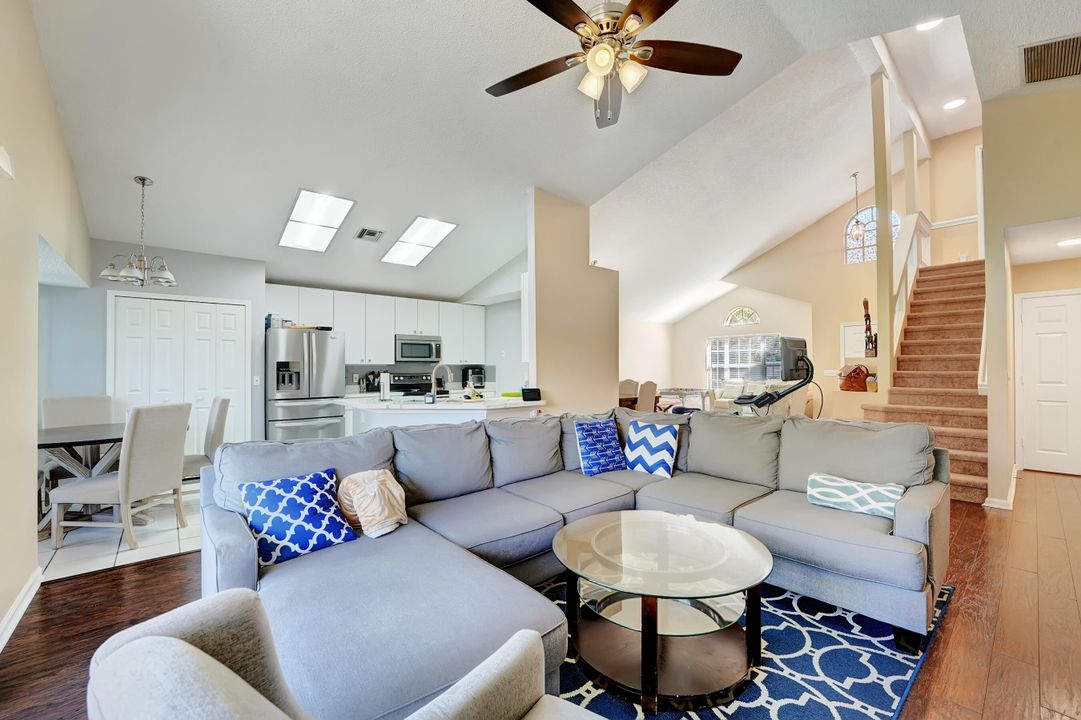 En Venta: $539,000 (3 camas, 2 baños, 2224 Pies cuadrados)