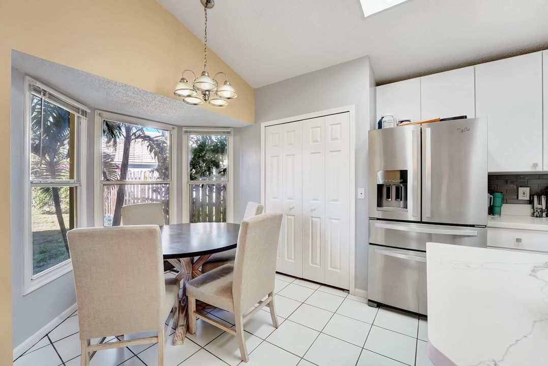 En Venta: $539,000 (3 camas, 2 baños, 2224 Pies cuadrados)