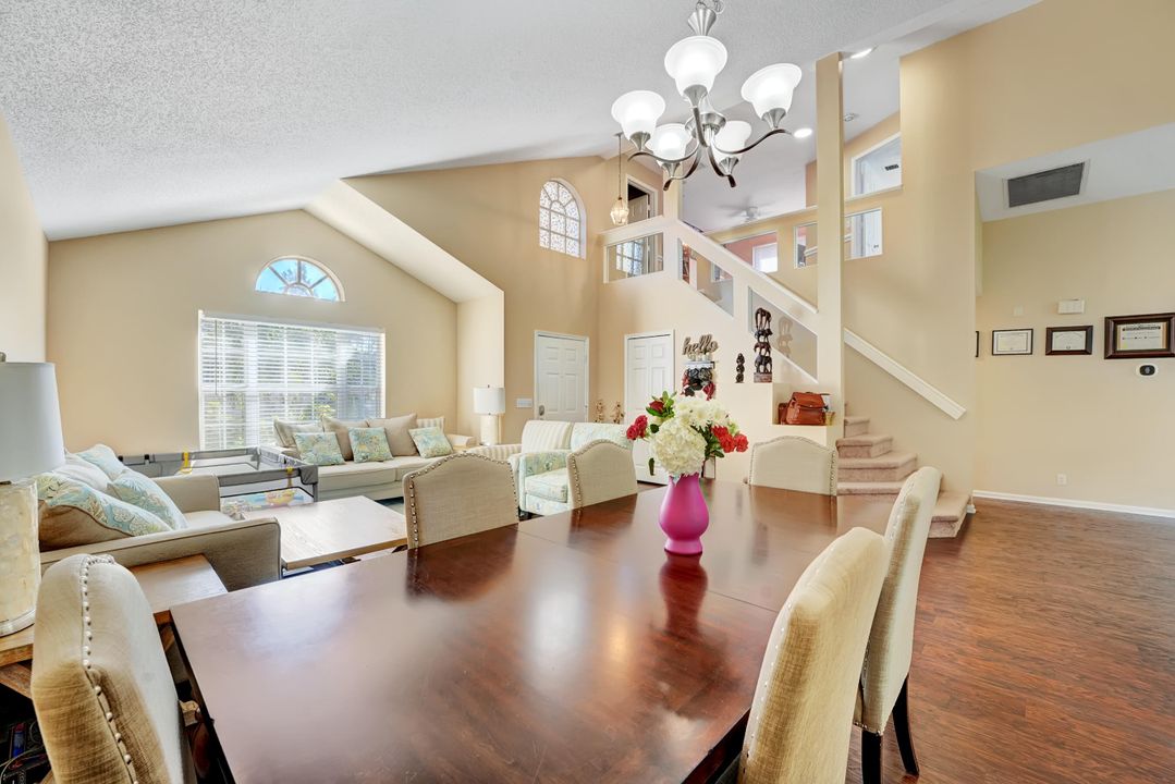 En Venta: $539,000 (3 camas, 2 baños, 2224 Pies cuadrados)