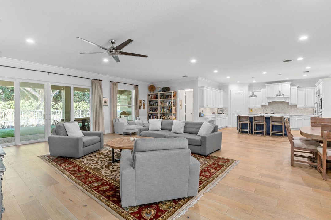 На продажу: $1,900,000 (4 спален, 4 ванн, 3380 Квадратных фут)