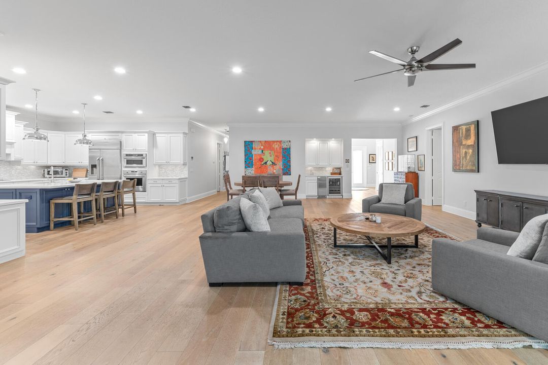 На продажу: $1,900,000 (4 спален, 4 ванн, 3380 Квадратных фут)