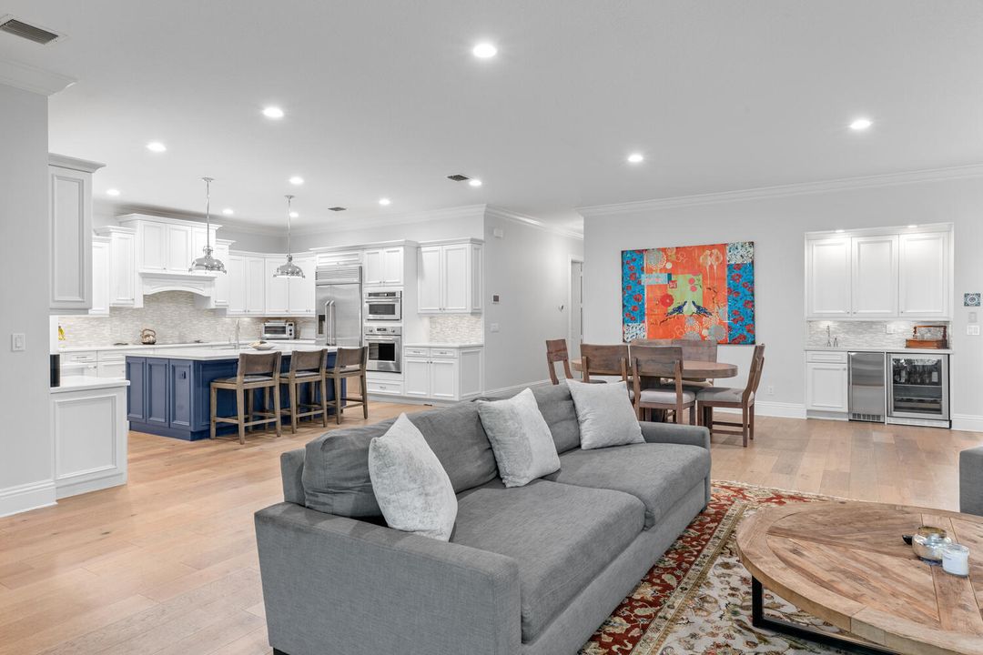 На продажу: $1,900,000 (4 спален, 4 ванн, 3380 Квадратных фут)