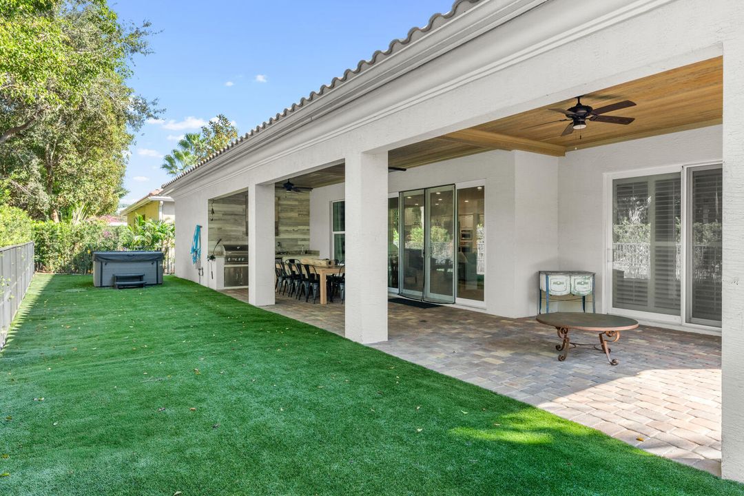 На продажу: $1,900,000 (4 спален, 4 ванн, 3380 Квадратных фут)