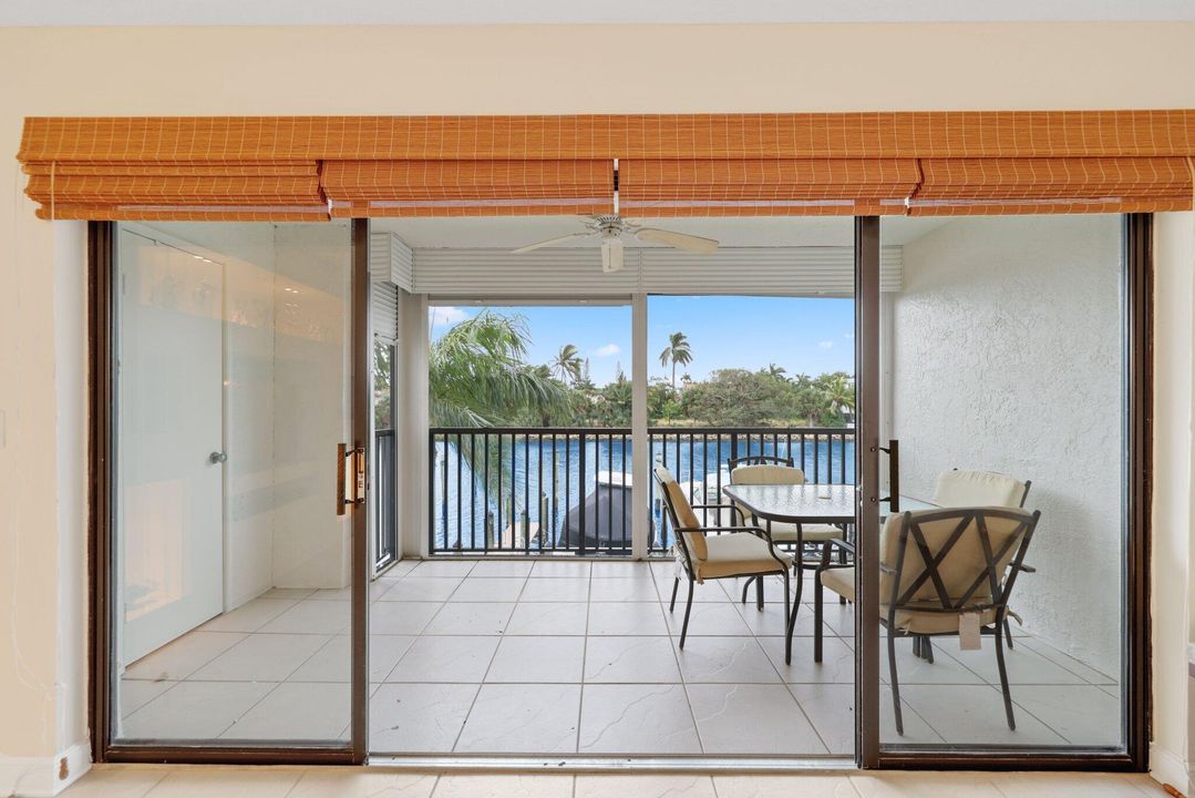 На продажу: $875,000 (2 спален, 2 ванн, 1512 Квадратных фут)