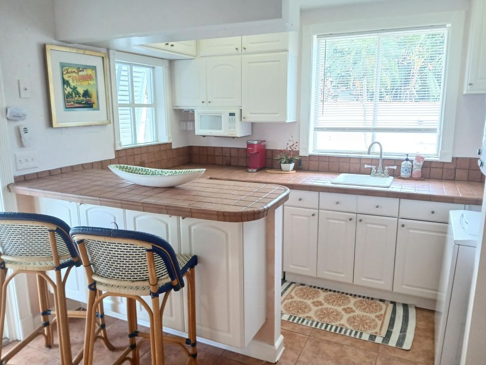 待售: $1,300,000 (0 贝兹, 0 浴室, 2286 平方英尺)