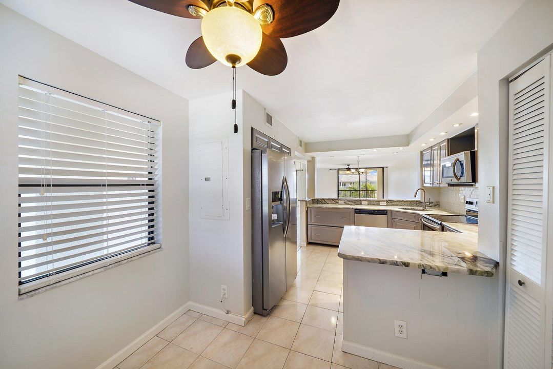 待售: $450,000 (2 贝兹, 2 浴室, 1206 平方英尺)