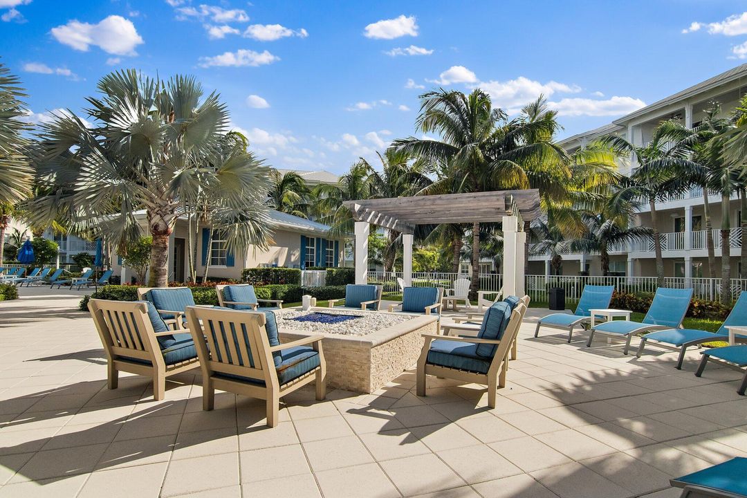 待售: $450,000 (2 贝兹, 2 浴室, 1206 平方英尺)