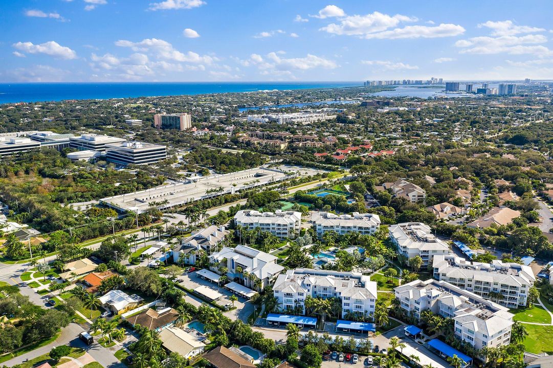 待售: $450,000 (2 贝兹, 2 浴室, 1206 平方英尺)