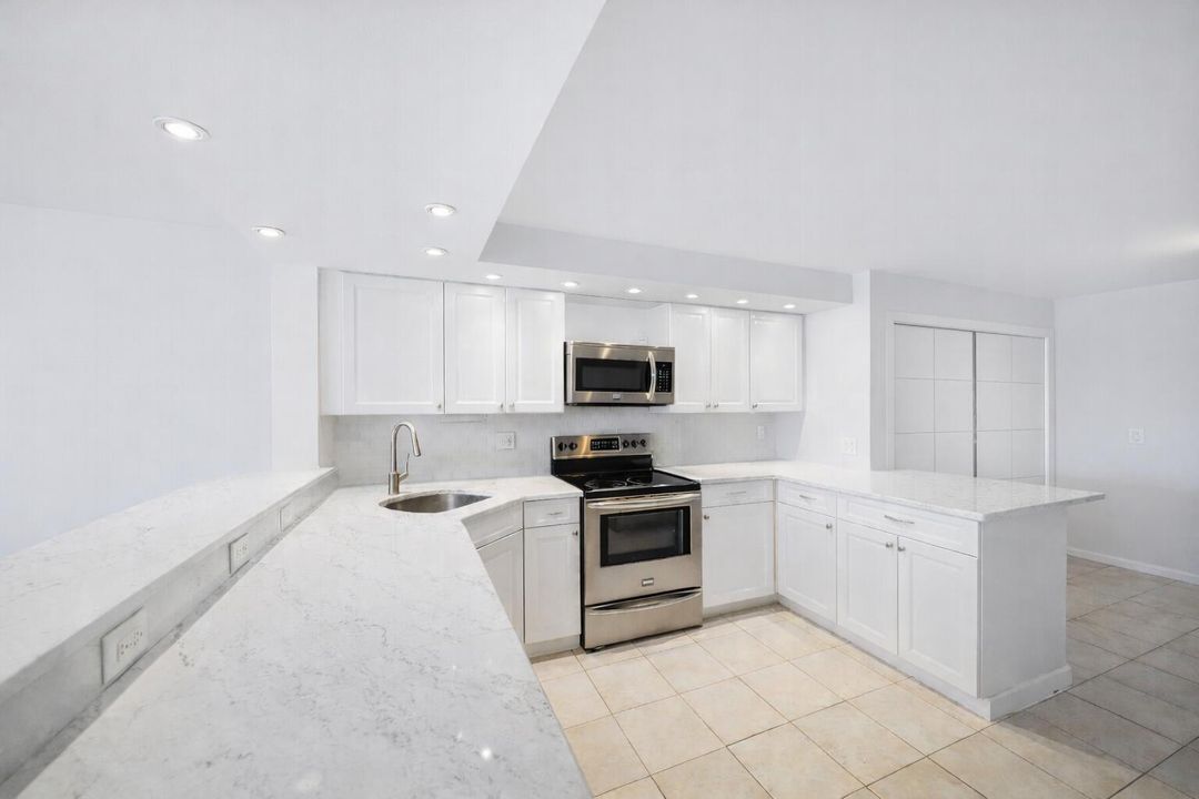 待售: $450,000 (2 贝兹, 2 浴室, 1206 平方英尺)