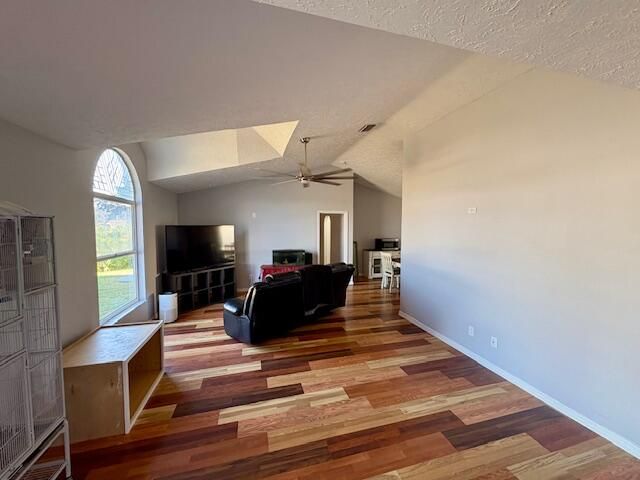 待售: $385,000 (3 贝兹, 2 浴室, 1908 平方英尺)