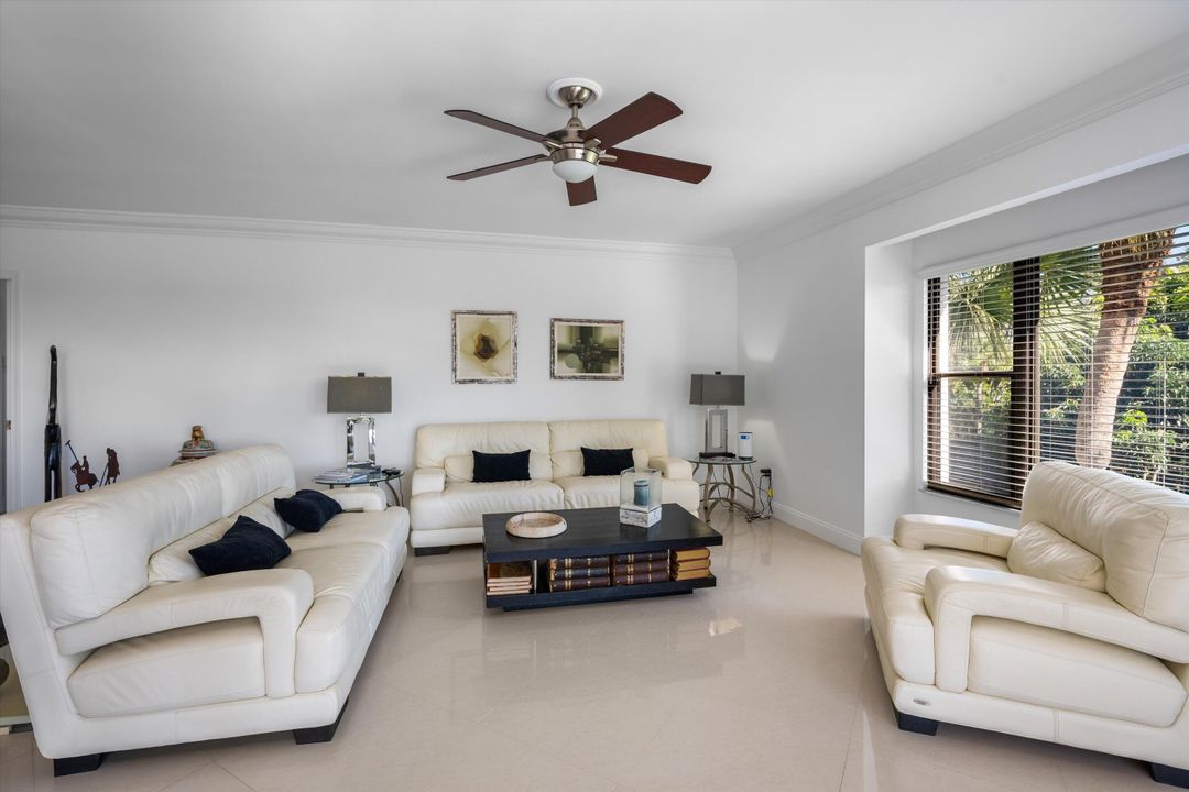 На продажу: $915,000 (3 спален, 3 ванн, 1800 Квадратных фут)