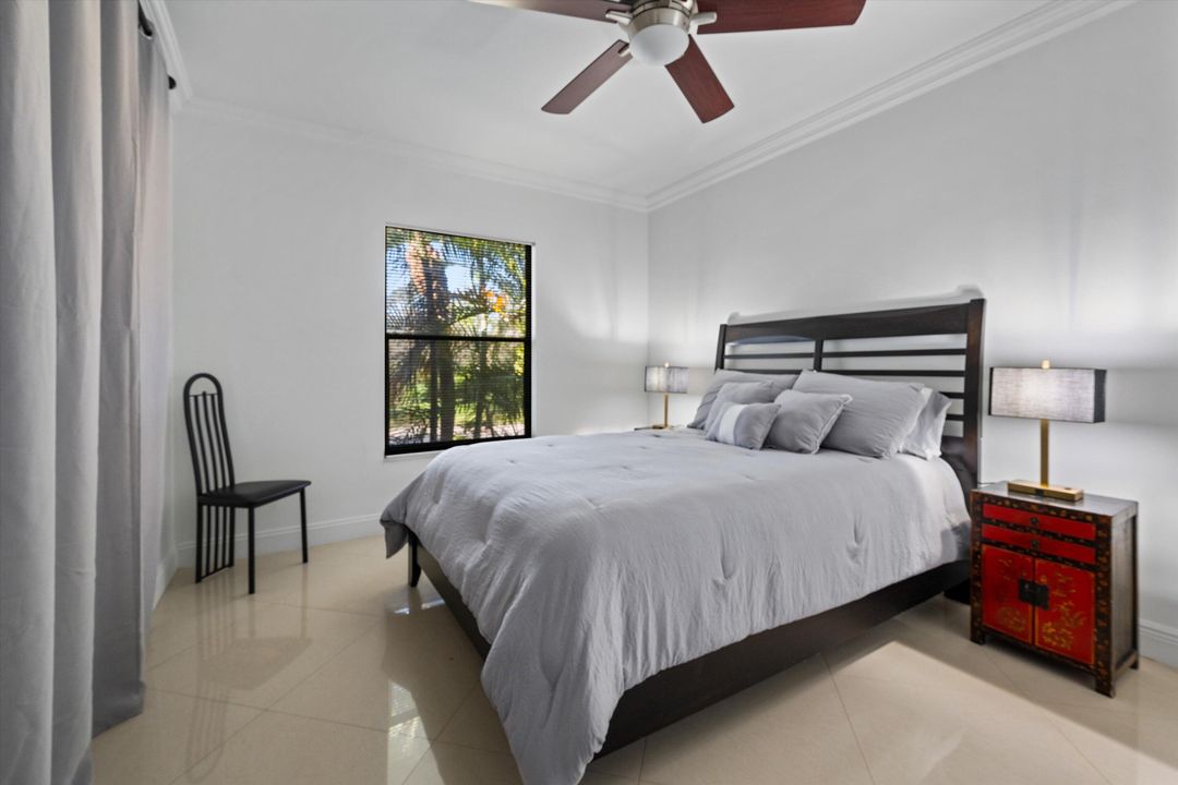 На продажу: $915,000 (3 спален, 3 ванн, 1800 Квадратных фут)