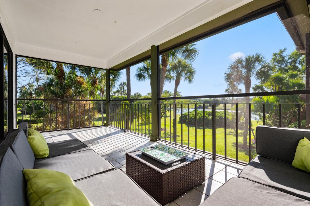 На продажу: $915,000 (3 спален, 3 ванн, 1800 Квадратных фут)