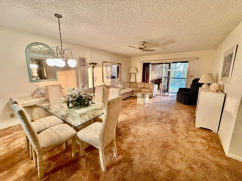 待售: $129,000 (2 贝兹, 2 浴室, 1070 平方英尺)