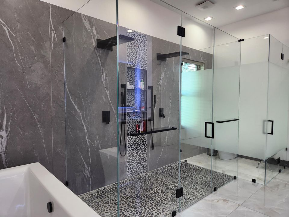 出租: $45,000 (5 贝兹, 5 浴室, 4633 平方英尺)