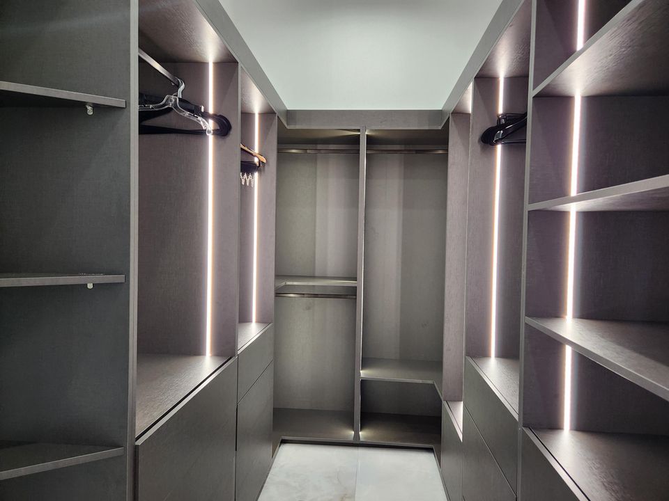 出租: $45,000 (5 贝兹, 5 浴室, 4633 平方英尺)