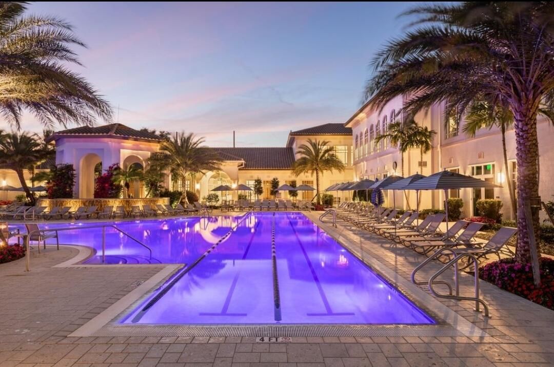 出租: $45,000 (5 贝兹, 5 浴室, 4633 平方英尺)