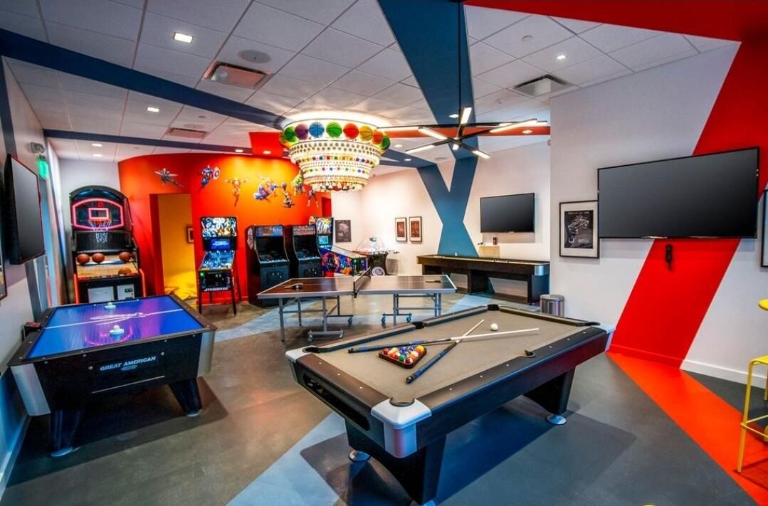 出租: $45,000 (5 贝兹, 5 浴室, 4633 平方英尺)