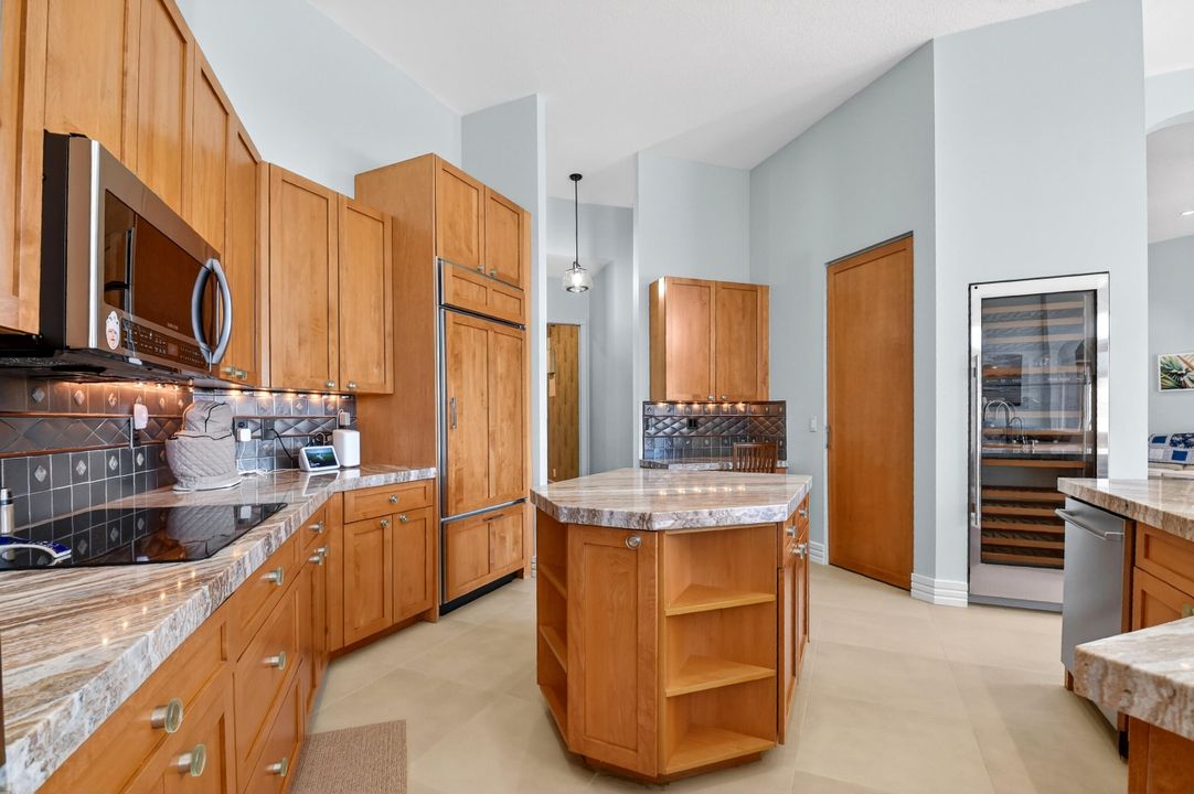 For Sale: $1,300,000 (4 beds, 3 baths, 3161 Square Feet)