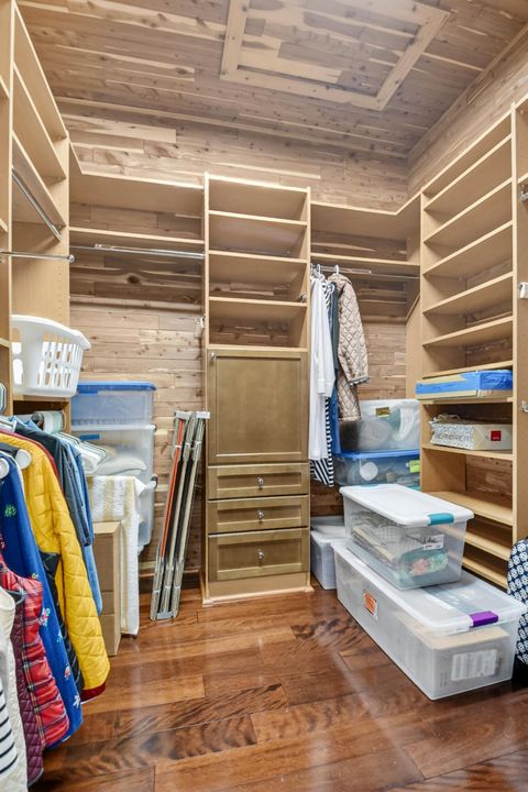 For Sale: $1,300,000 (4 beds, 3 baths, 3161 Square Feet)